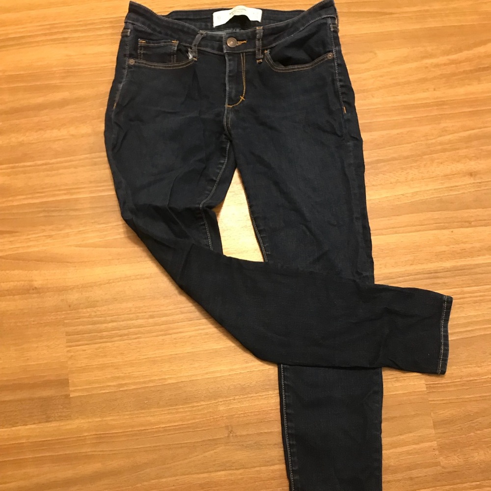 A&f dark wash skinny jeans